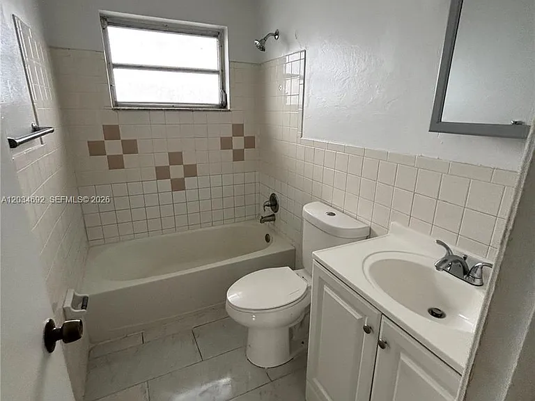 6601 SW 18th St #206 — Photo 4