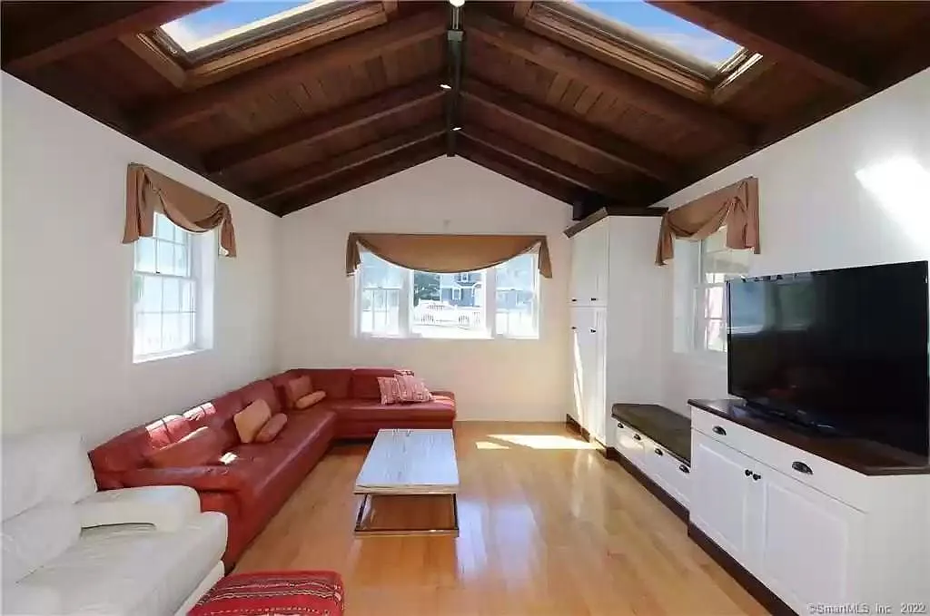 3 bed, 2.5 bath, 1656 sqft, $4,400 — Photo 1