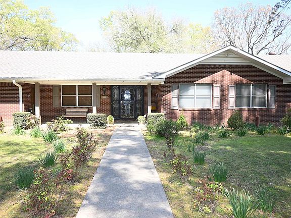 2nd image of 721 W George Pike Ln