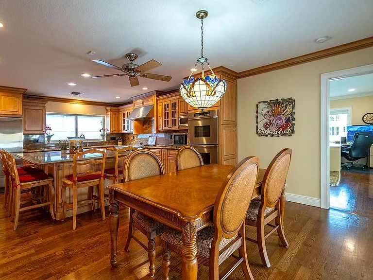 2317 NE 28th Ct — Photo 19