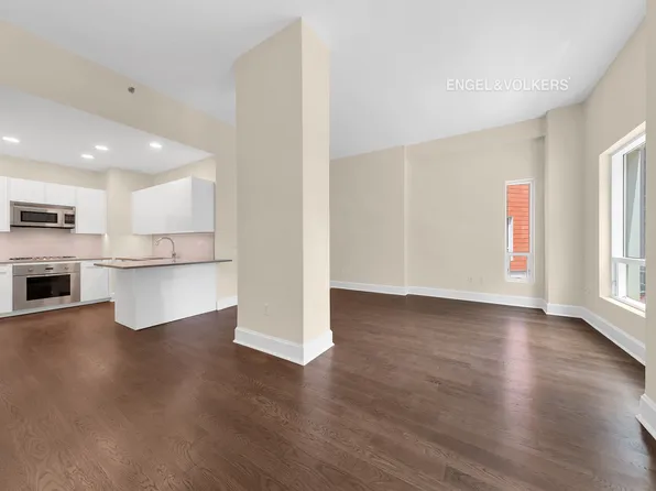 250 East 49th Street 3E image 3 of 15