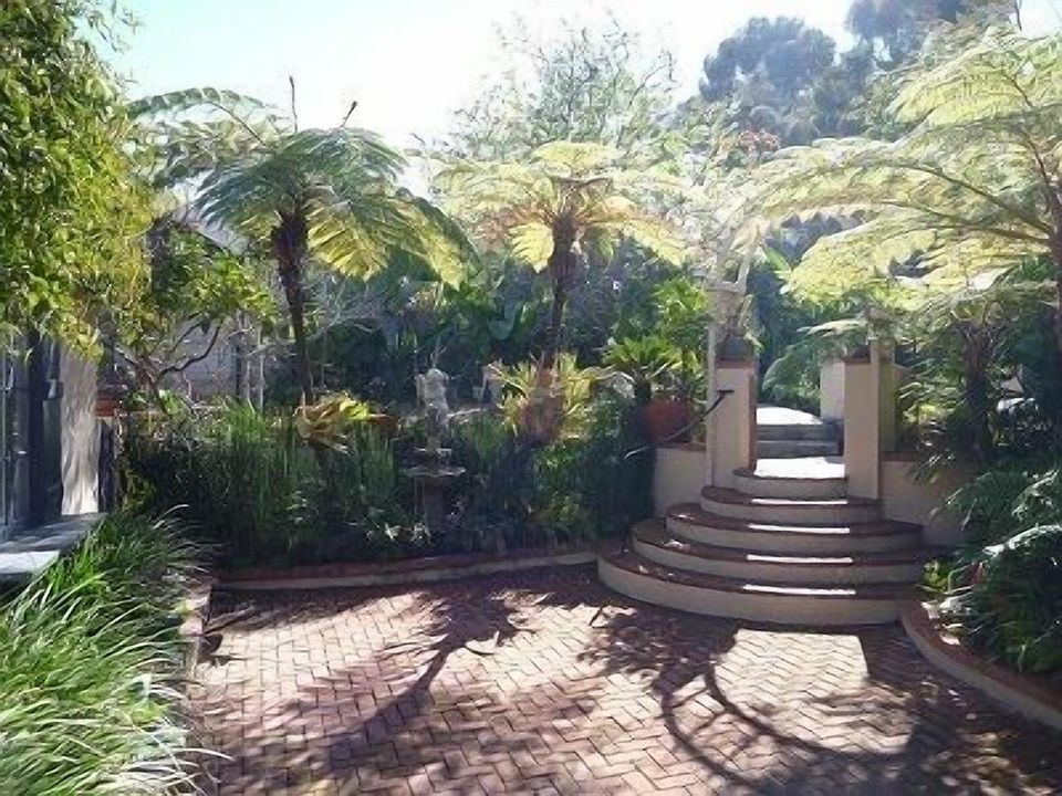 Front courtyard with fountain.