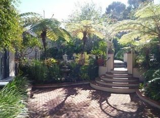 2042 Torrey Pines Rd, La Jolla, CA 92037