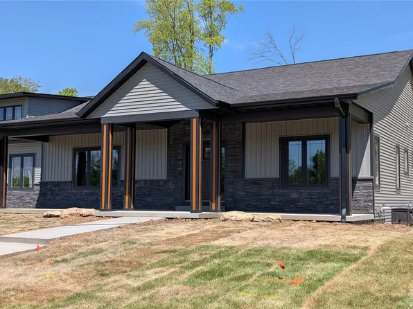 5630 Seminole Valley Trl NE, Cedar Rapids, IA 52411