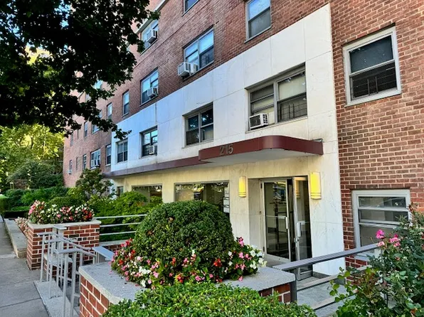 215 Adams St APT 2F, Brooklyn, NY 11201