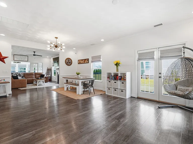Living Room/Dining Room