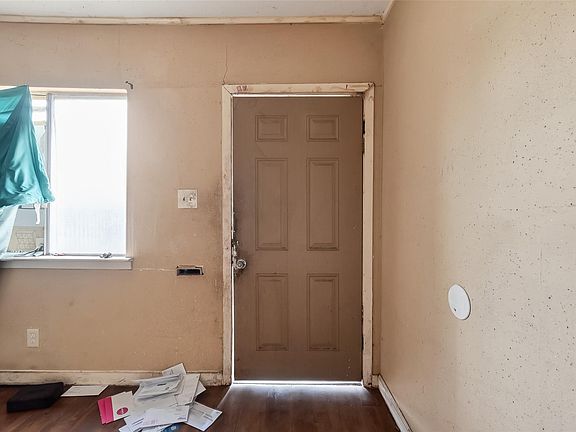 5th image of 3113 Anita St