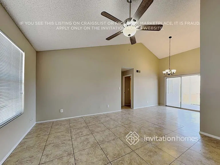 1102 E Utopia Rd — Photo 5