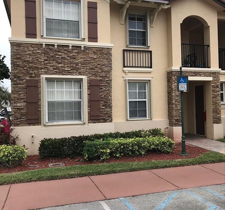 1st image of 1550 NE 33rd Ave Unit 101-8