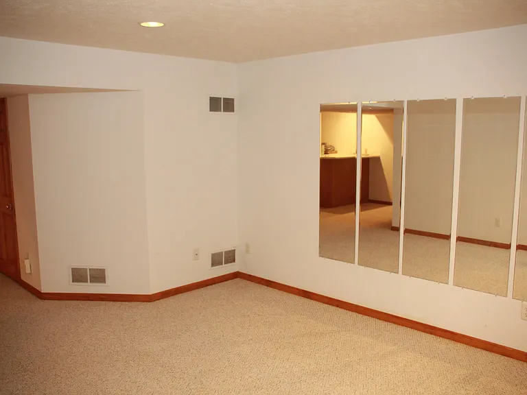 3125 Old Jamestown Rd — Photo 39