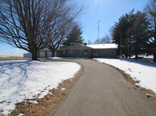 12166 Cunningham Rd, Winnebago, IL 61088