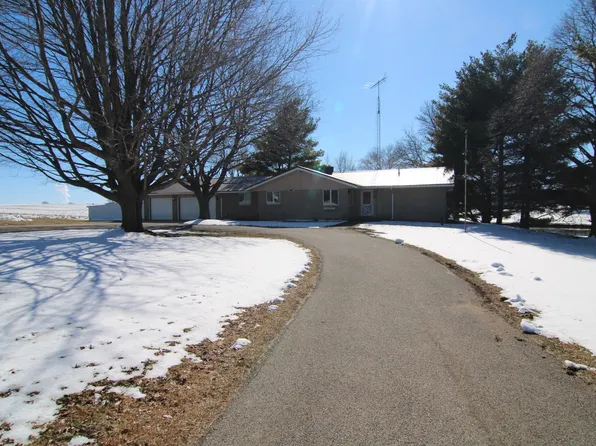 12166 Cunningham Rd, Winnebago, IL 61088