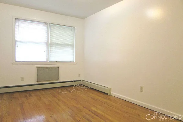 Rented by City Connections Realty | media 14