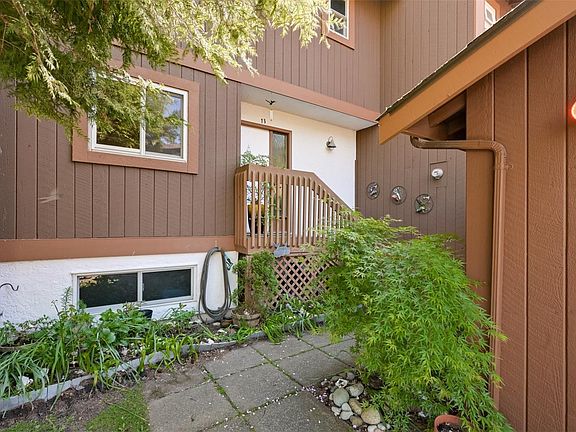 4th image of 933 Admirals Rd #13