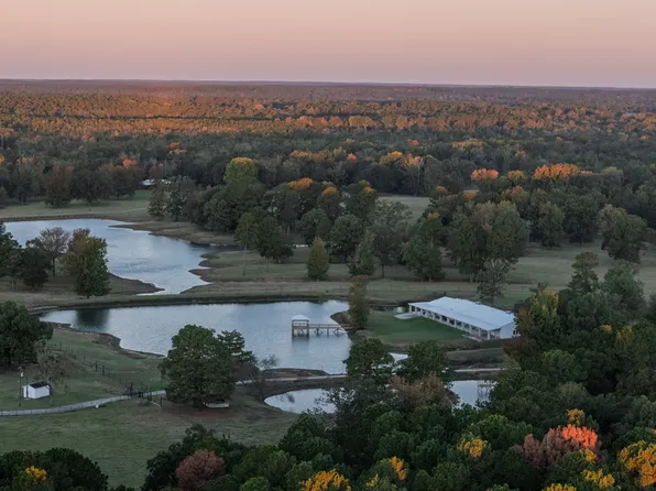 401 Leather Shop Rd, Karnack, TX 75661