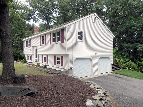 3rd image of 14 Lamplighter Dr