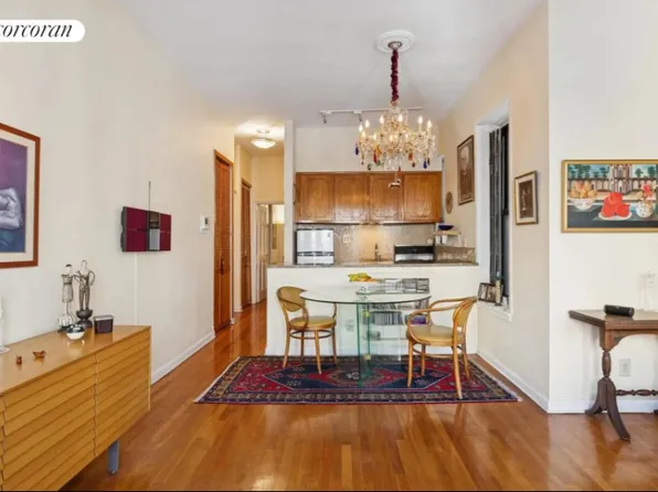 30 East 95th Street image 2 of 7