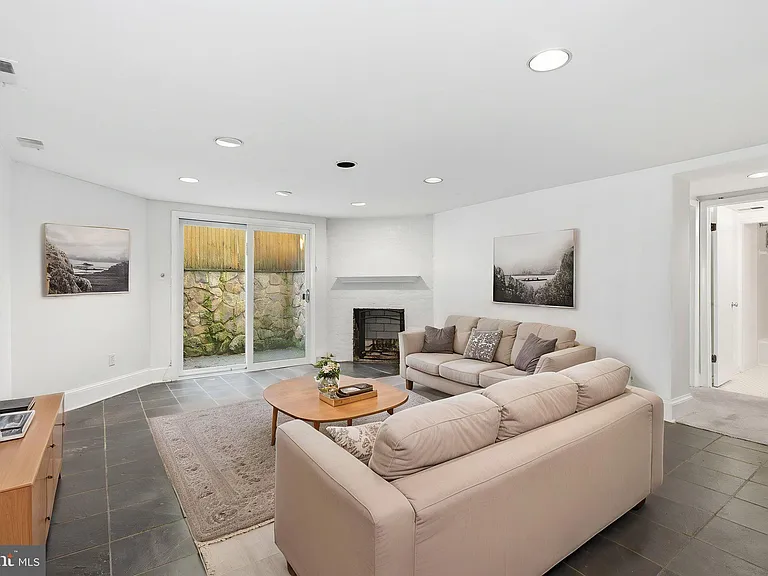 308 E Capitol St NE #11 — Photo 17