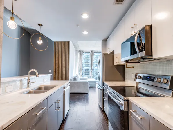 5925 almeda #11710, Houston, TX 77004