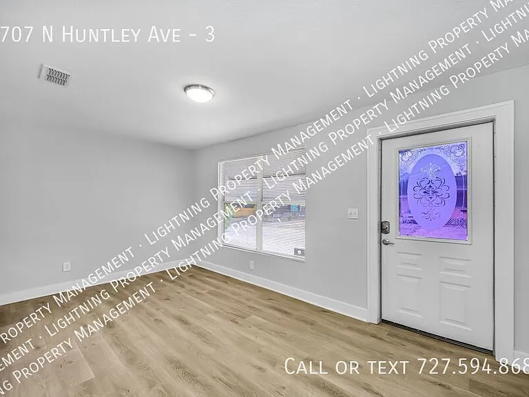 7707 N Huntley Ave #3 — Photo 3