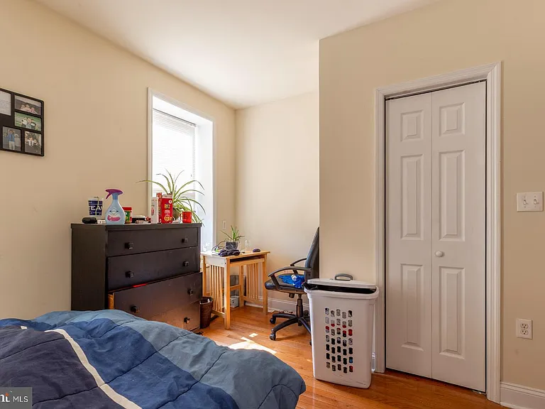 2136 S 15th St #3F — Photo 11