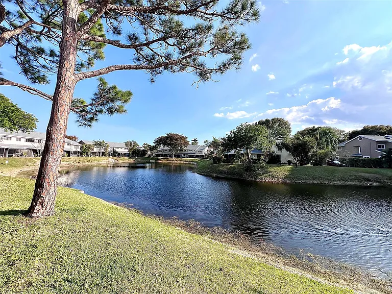 2246 Discovery Cir — Photo 39