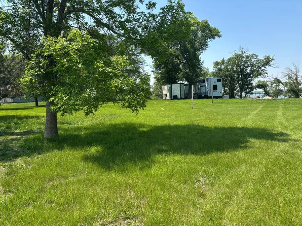 1485 Terrace Dr, Lake Benton, MN 56149
