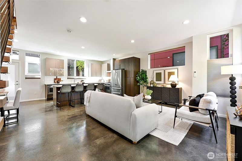 4th image of 801 S Homer Street #B