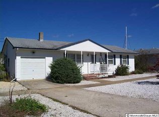 100 Clearwater Dr, Forked River, NJ 08731
