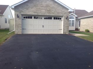 4333 River Glen Dr, Joliet, IL 60431