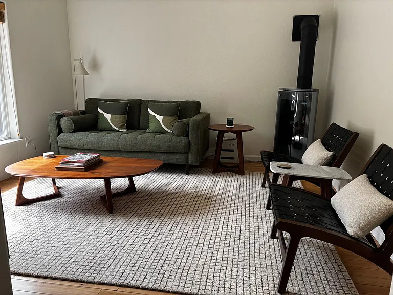 139 NW Broadway St — Photo 17