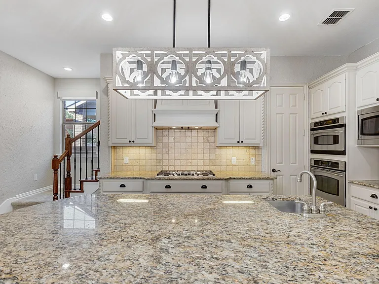 10229 Fire Ridge Dr — Photo 17