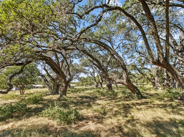 1316 Greenlawn Pkwy, Blanco, TX 78606