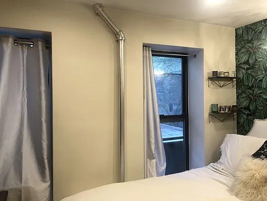Rented by Urban Real Estate Property Group Inc | media 25