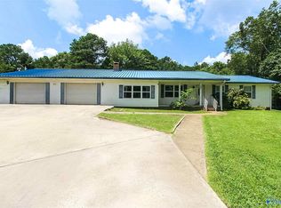 620 Lookout Ter E, Fort Payne, AL 35967