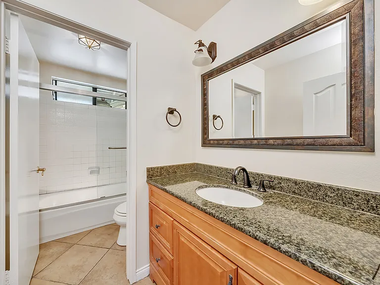 156 Appletree Ave — Photo 25