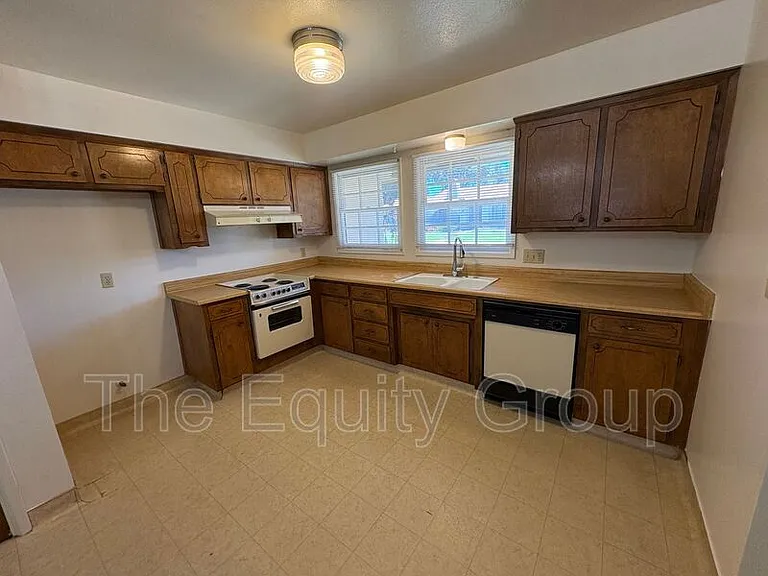 3924 W Hillsdale Ct — Photo 16
