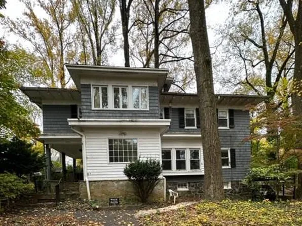 2802 Lawina Rd, Baltimore, MD 21216