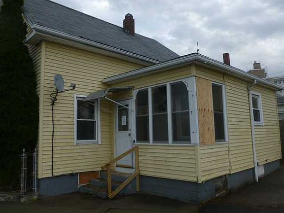 2nd image of 30 Roosevelt St