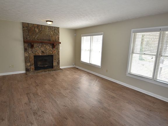 4th image of 110 Remington Ct