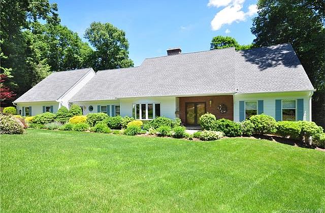 1st image of 30 Brian Woods Dr