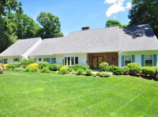 30 Brian Woods Dr, Avon, CT 06001