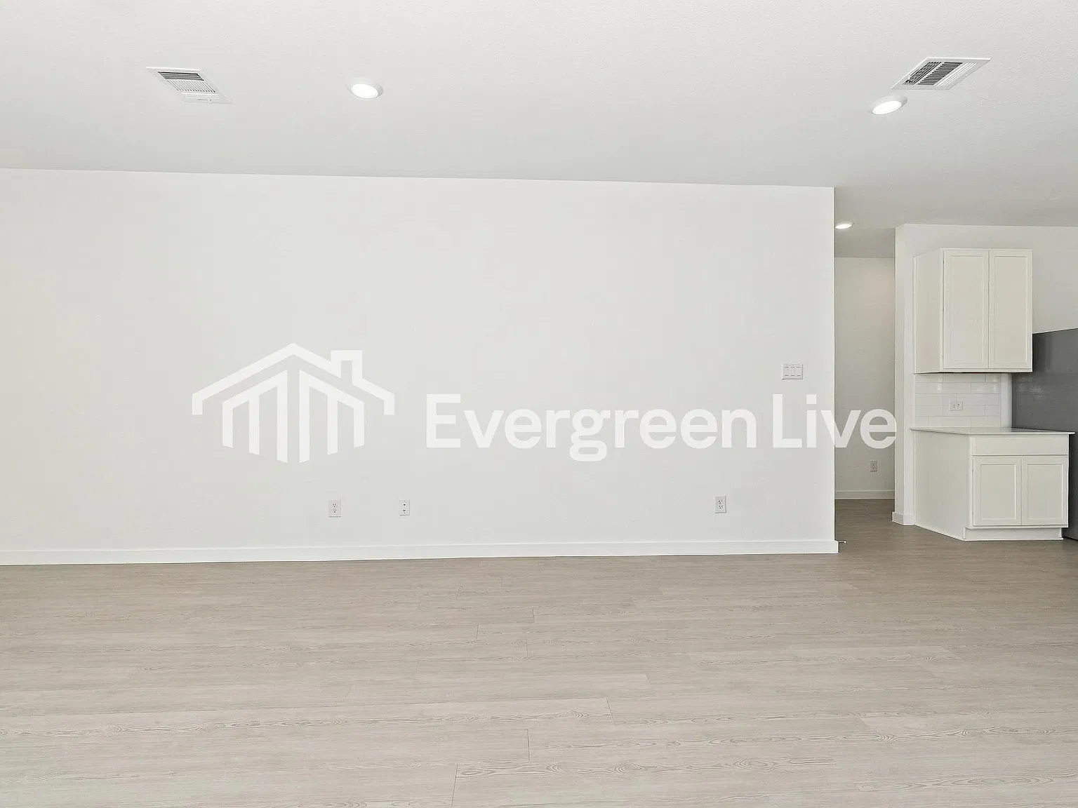 4 bed, 3.0 bath, 2393 sqft, $2,230 — Photo 4