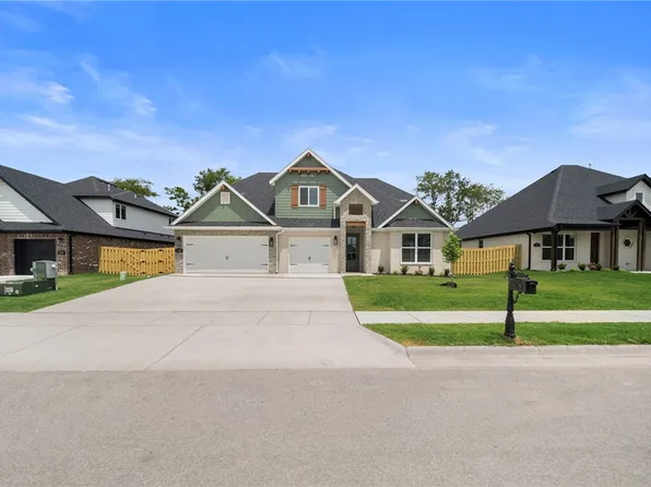 1340 Josephine Dr, Centerton, AR 72719