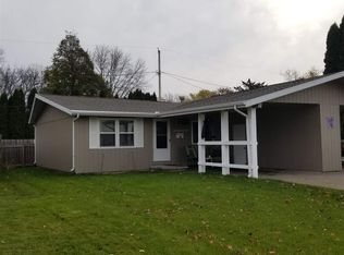 1122 Maple St #B, Neenah, WI 54956