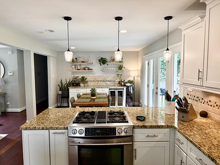 1721 Edgewater Dr — Photo 7