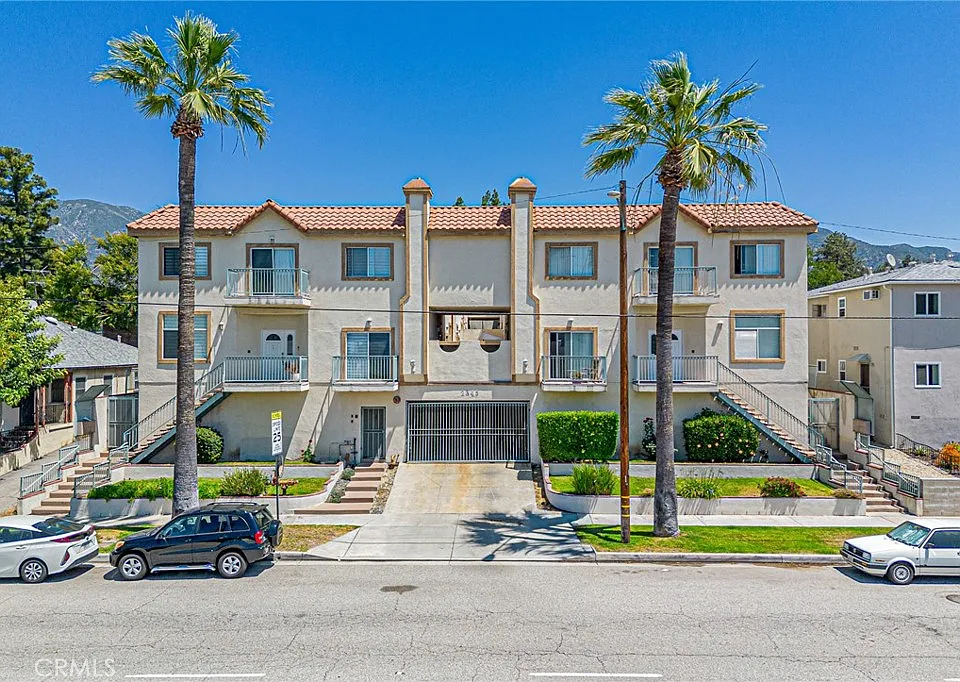 2345 Montrose Ave #2