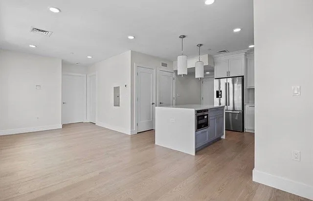 301 Border St #601 — Photo 12