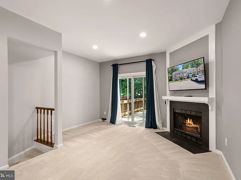 11243 Silentwood Ln — Photo 11
