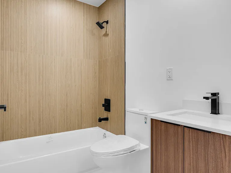 1037 NW 2nd St #3C — Photo 28